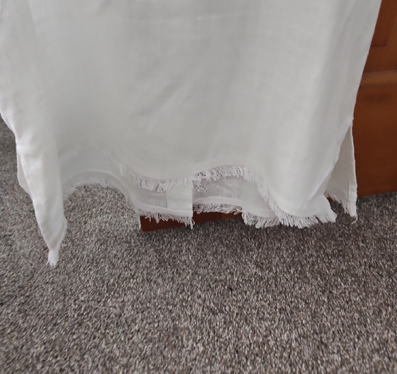 Doe & Rae Off-White Button Front Linen Blouse - Picture 4 of 5